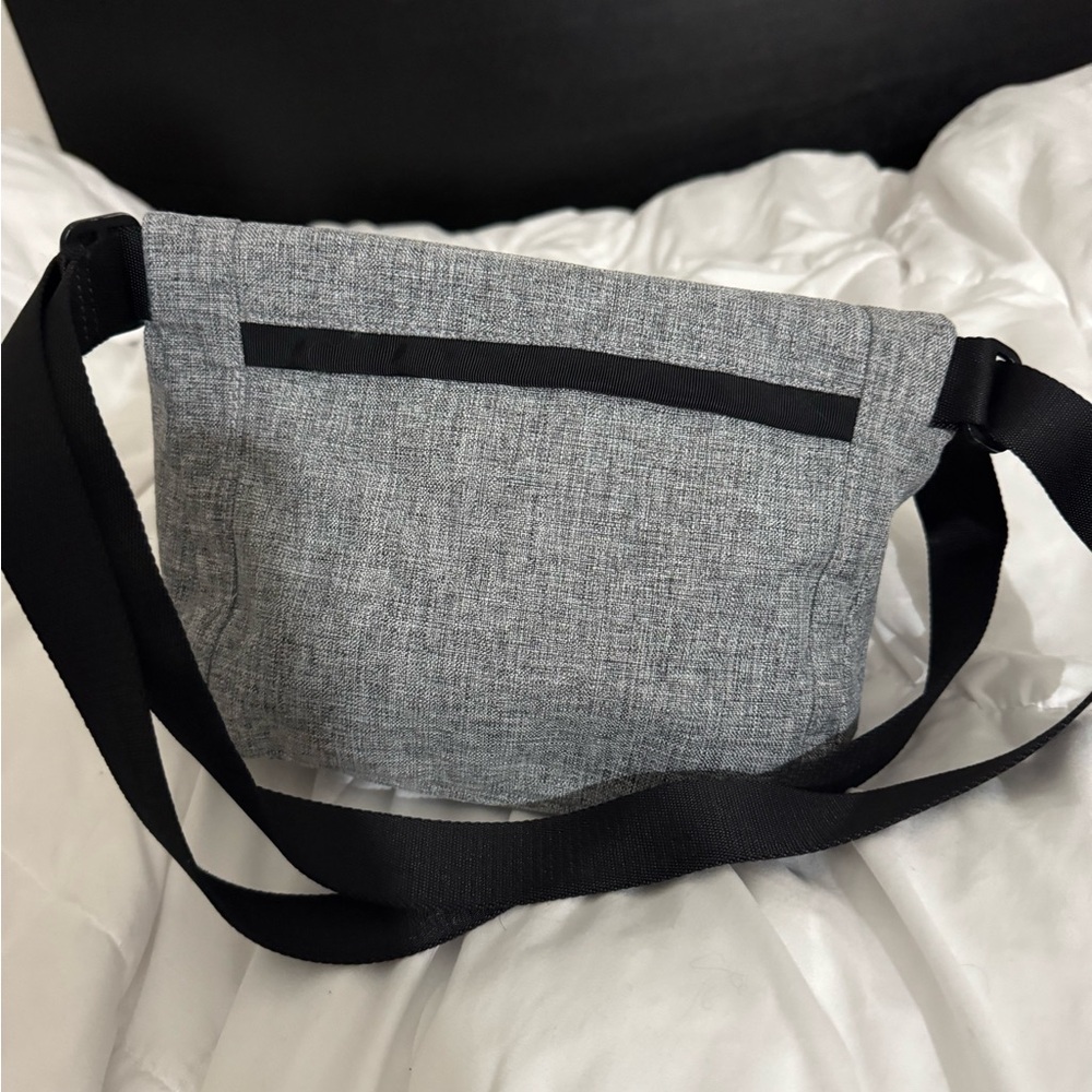 Rare Lululemon Festival Bag II 5L – Heathered Black / Black (First Release) - Picture 2 of 16